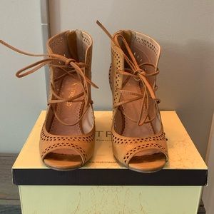 Restricted “Slow Motion” Wedge Sandal